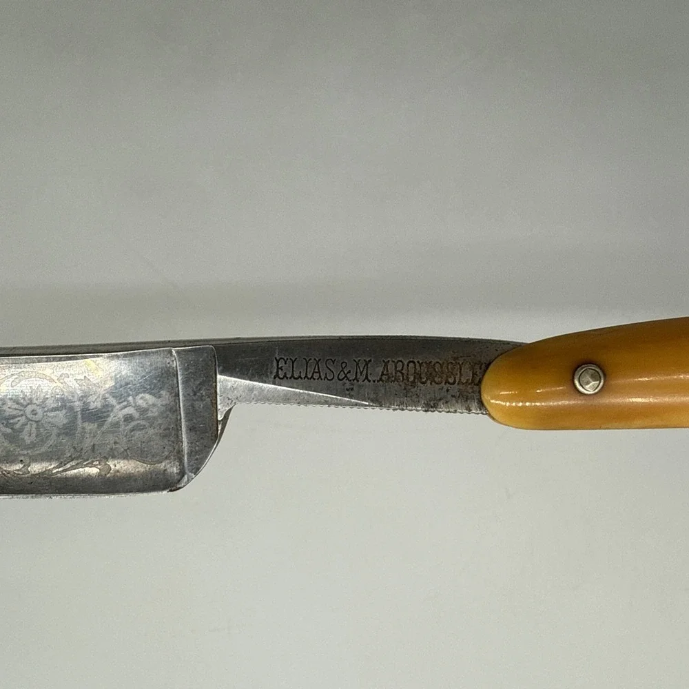 E&M Aboussleman Germany Straight Razor 425 1/2 Butterfly Yellow/Green Handle